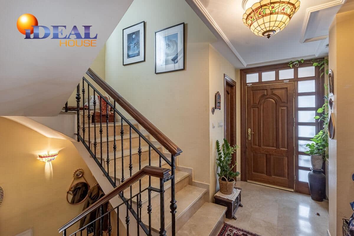 4 bedroom Townhouse for sale in Huetor Vega with garage - € 439,000 (Ref: 9434514)