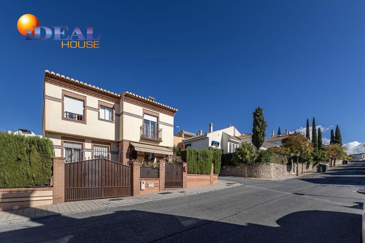 4 bedroom Townhouse for sale in Huetor Vega with garage - € 439,000 (Ref: 9434514)