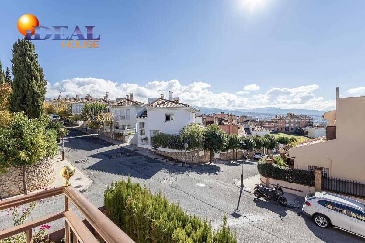 4 bedroom Townhouse for sale in Huetor Vega with garage - € 439,000 (Ref: 9434514)