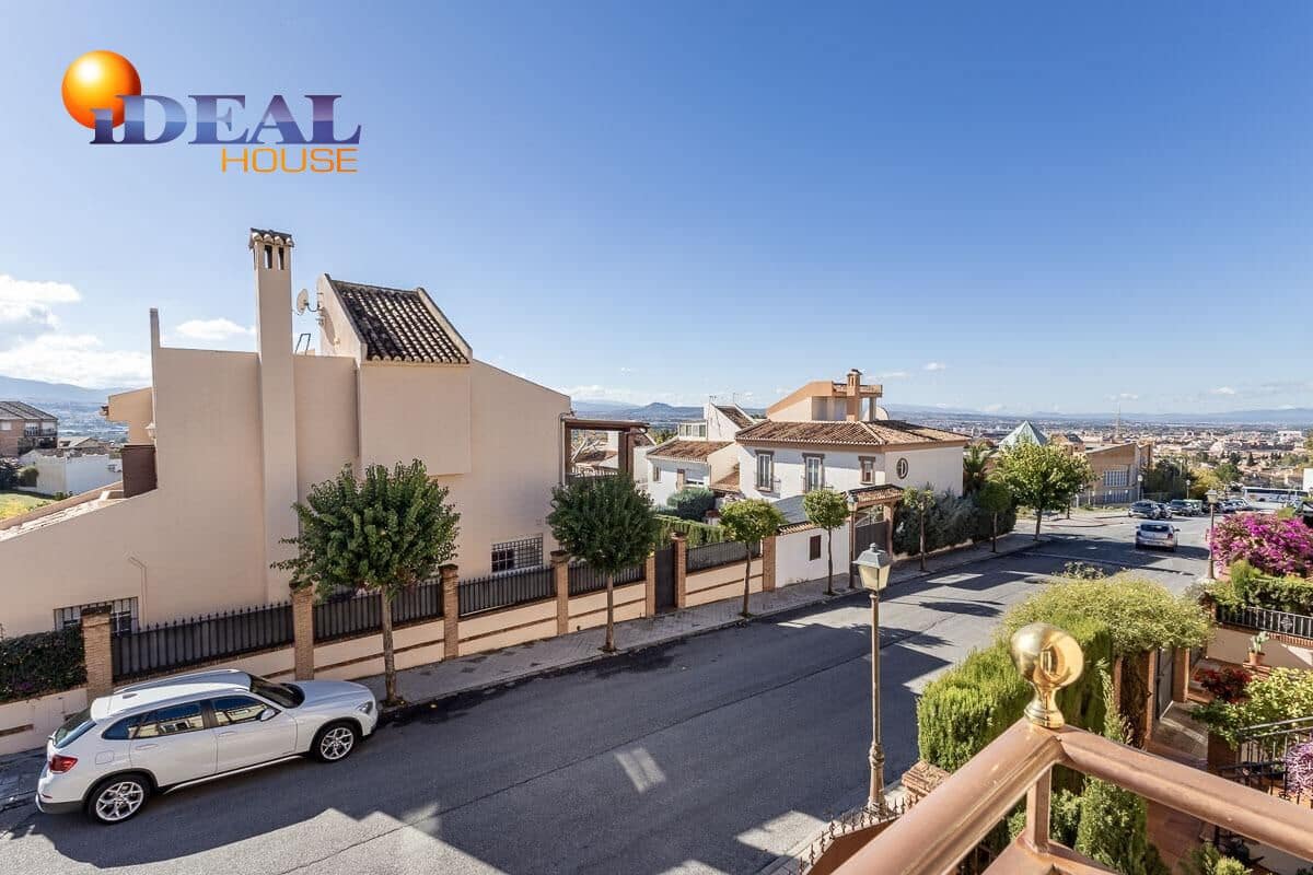 4 bedroom Townhouse for sale in Huetor Vega with garage - € 439,000 (Ref: 9434514)