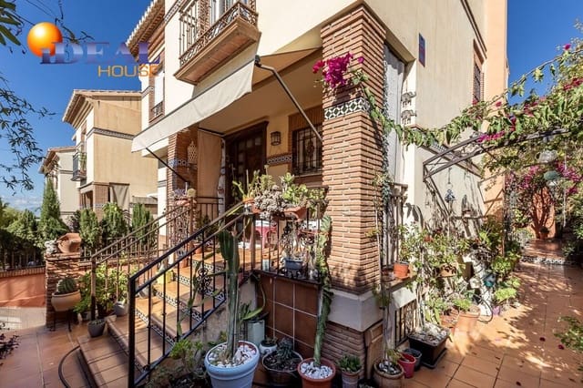 4 quarto Casa em Banda para venda em Huétor Vega com garagem - 439 000 € (Ref: 9434514)