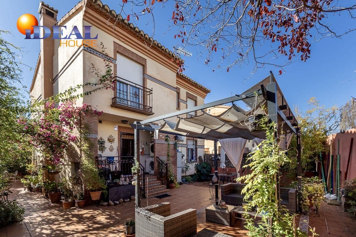 4 bedroom Townhouse for sale in Huetor Vega with garage - € 439,000 (Ref: 9434514)
