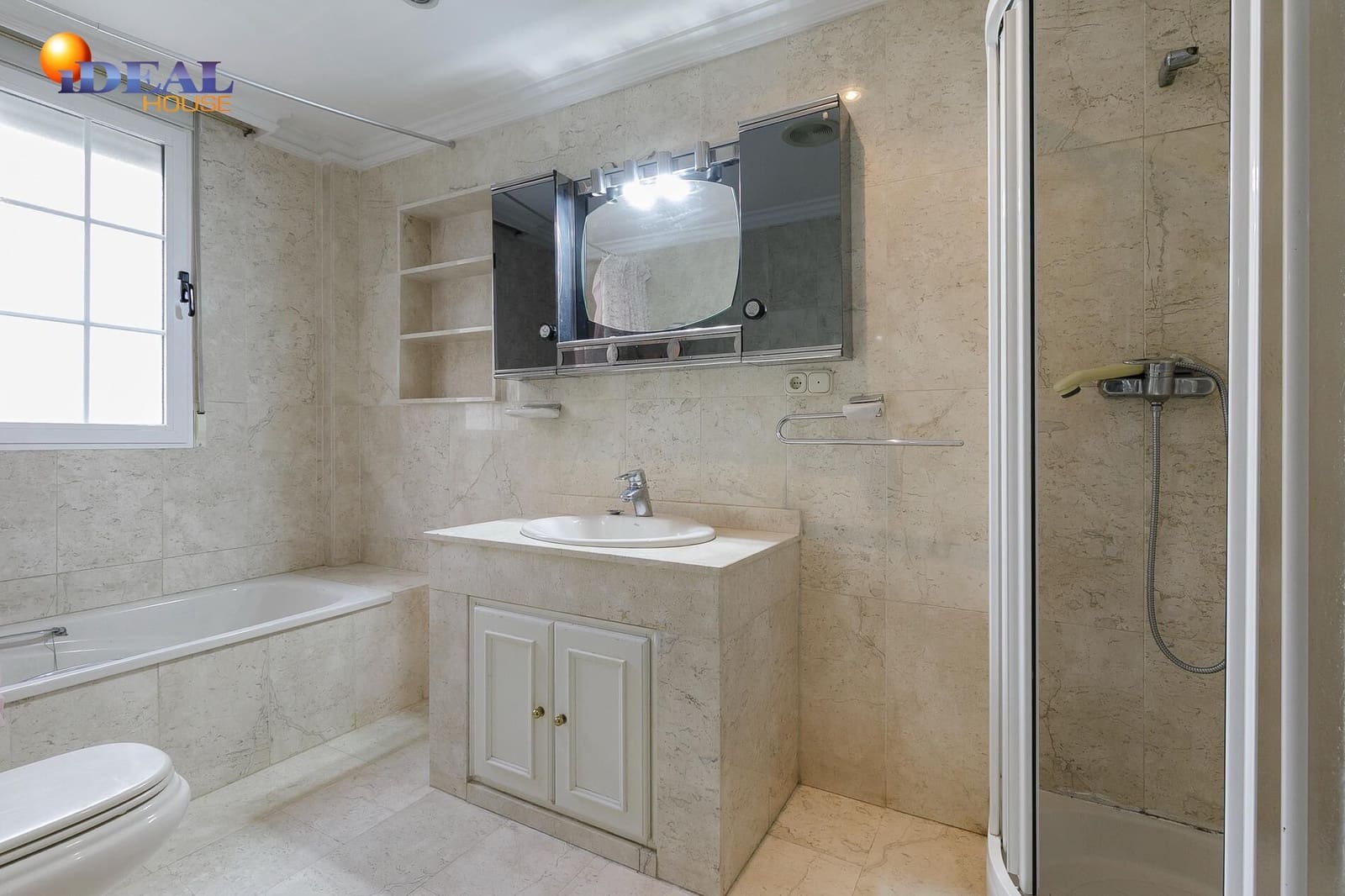 4 sovrum Villa till salu i Granada stad med garage - 714 000 € (Ref: 9434516)