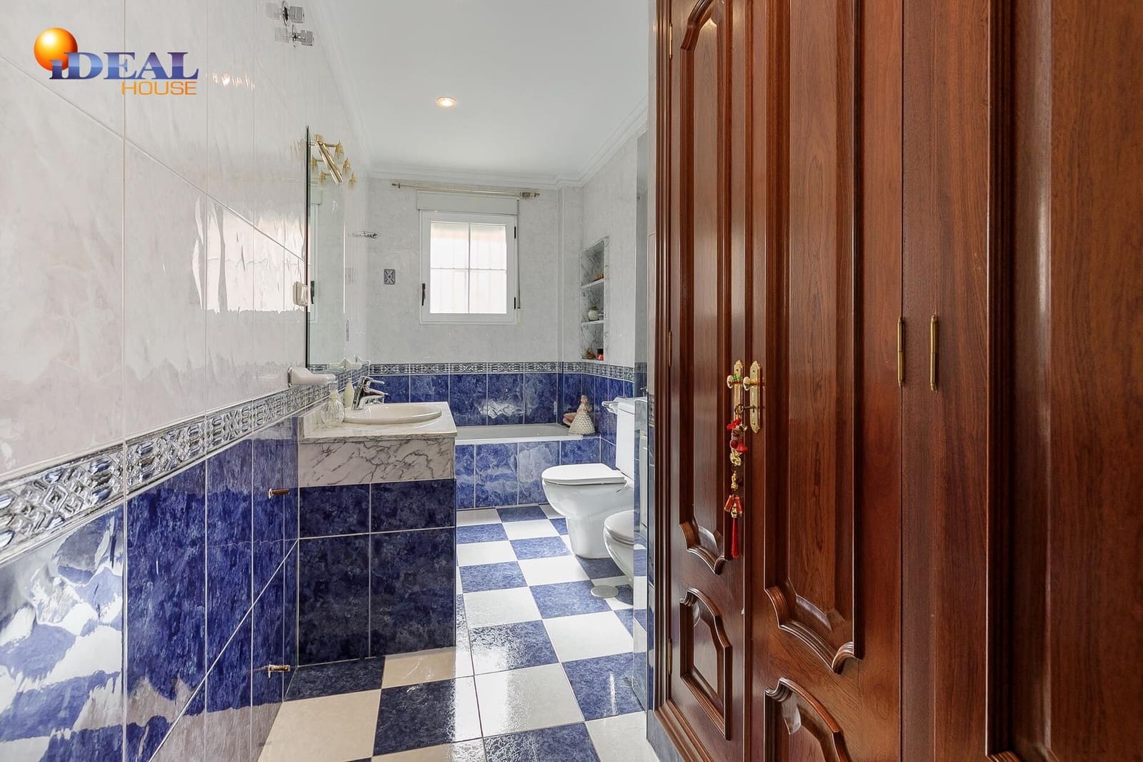 4 sovrum Villa till salu i Granada stad med garage - 714 000 € (Ref: 9434516)