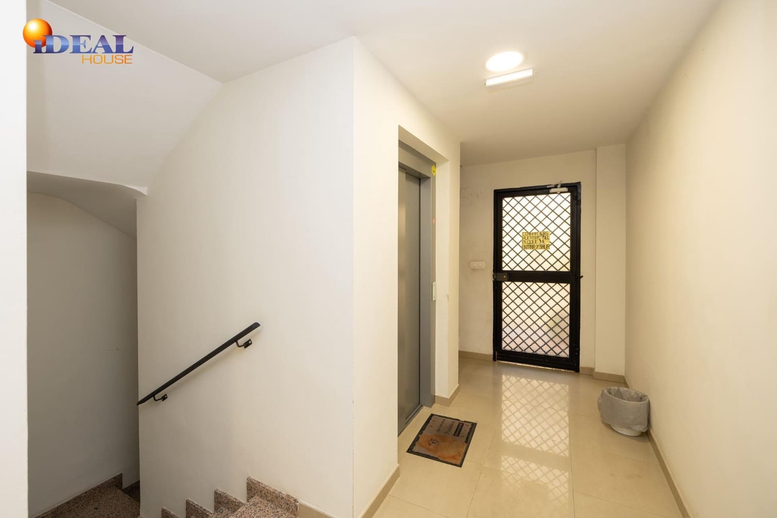 2 bedroom Flat for sale in Lachar with garage - € 82,000 (Ref: 9434518)