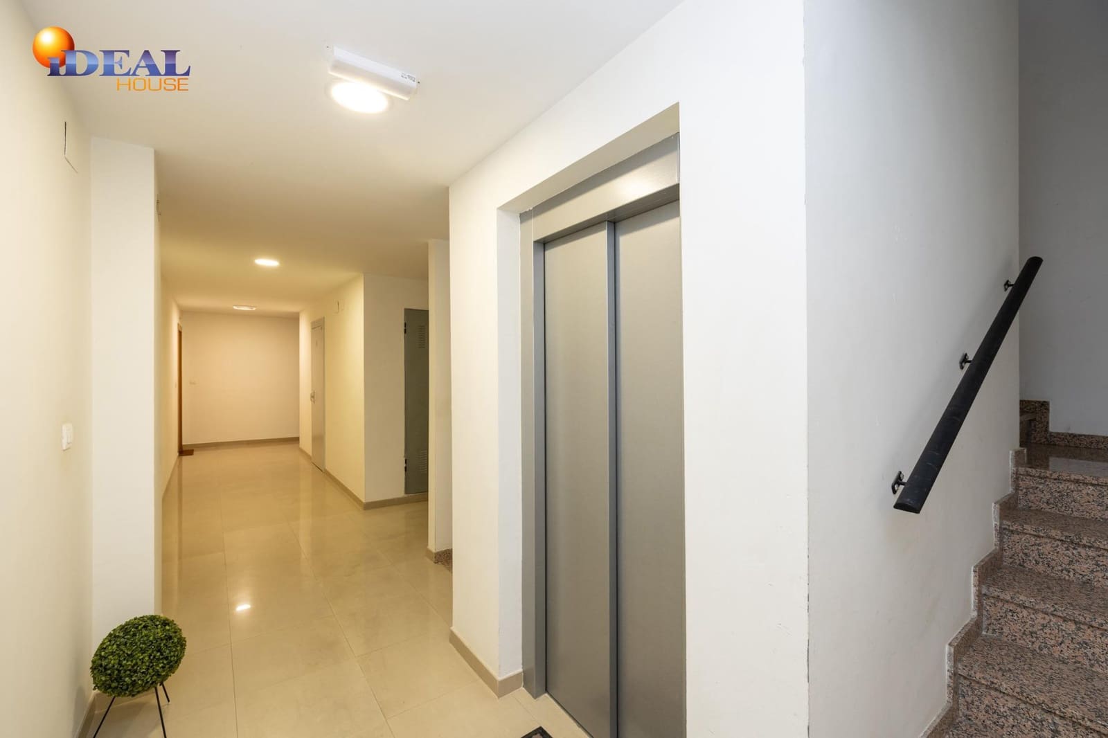 2 bedroom Flat for sale in Lachar with garage - € 82,000 (Ref: 9434518)