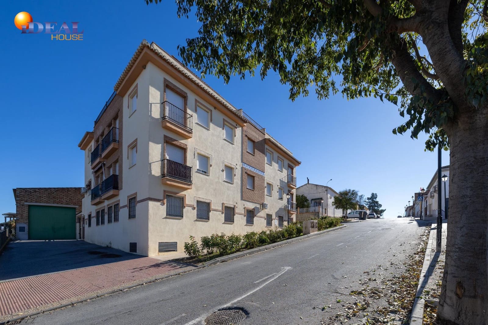 2 bedroom Flat for sale in Lachar with garage - € 82,000 (Ref: 9434518)