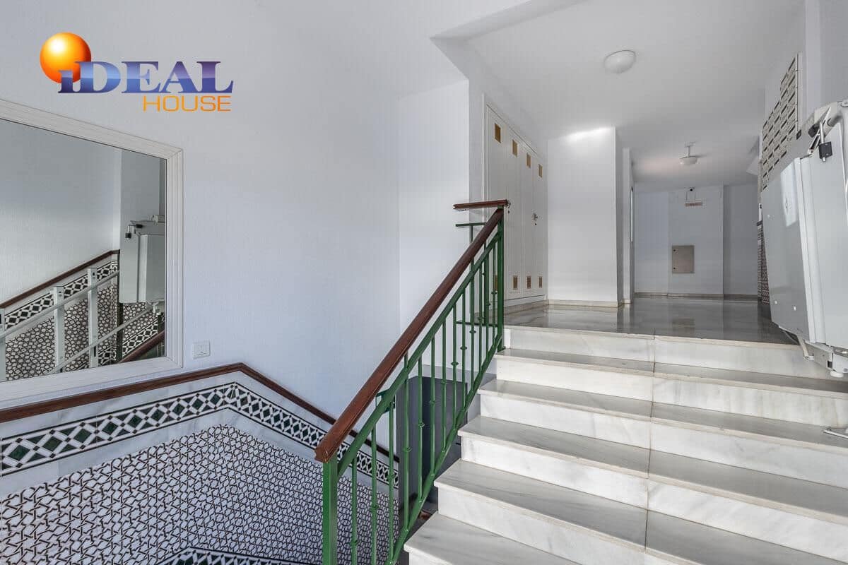 Piso de 3 habitaciones en Calahonda en venta con piscina garaje - 180.000 € (Ref: 9434520)