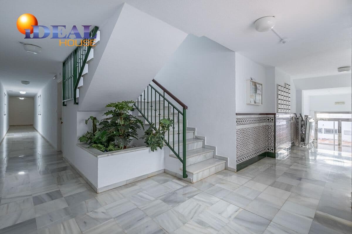 Piso de 3 habitaciones en Calahonda en venta con piscina garaje - 180.000 € (Ref: 9434520)