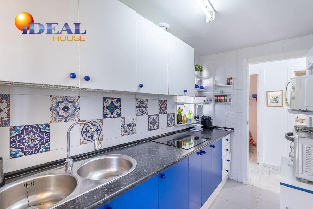 Piso de 3 habitaciones en Calahonda en venta con piscina garaje - 180.000 € (Ref: 9434520)