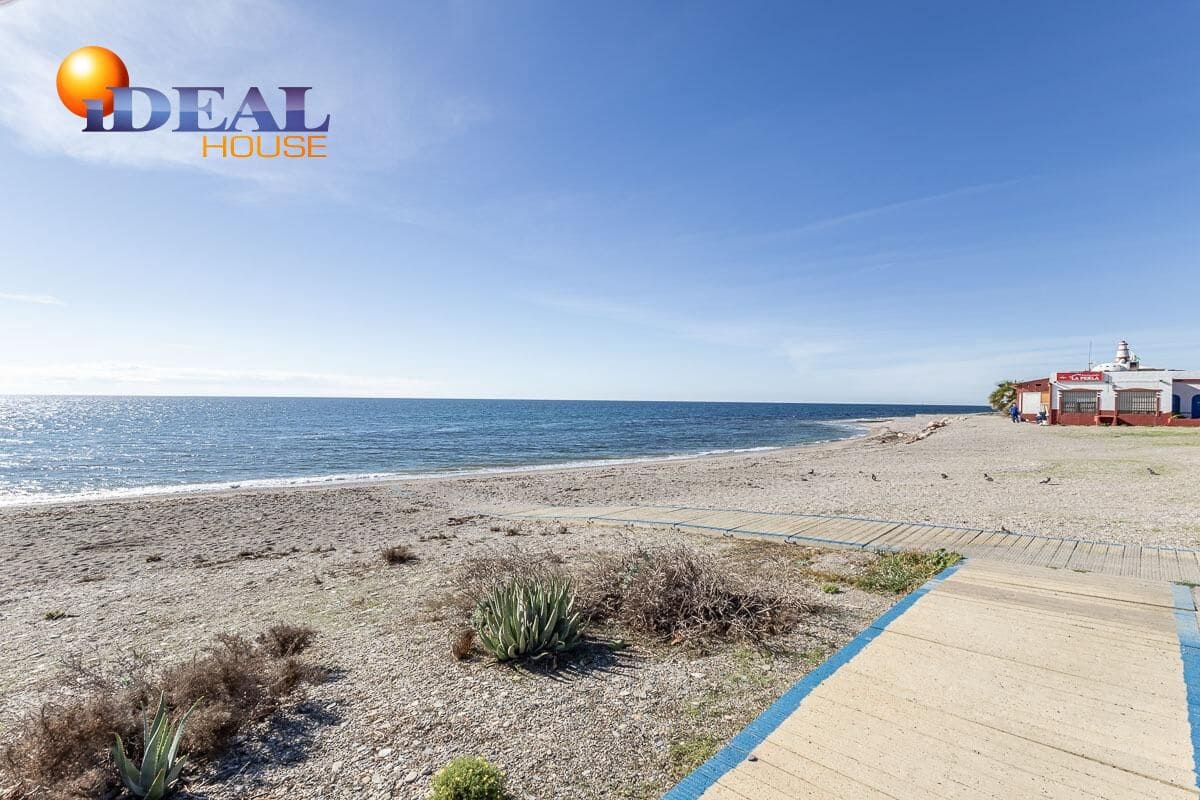 Piso de 3 habitaciones en Calahonda en venta con piscina garaje - 180.000 € (Ref: 9434520)