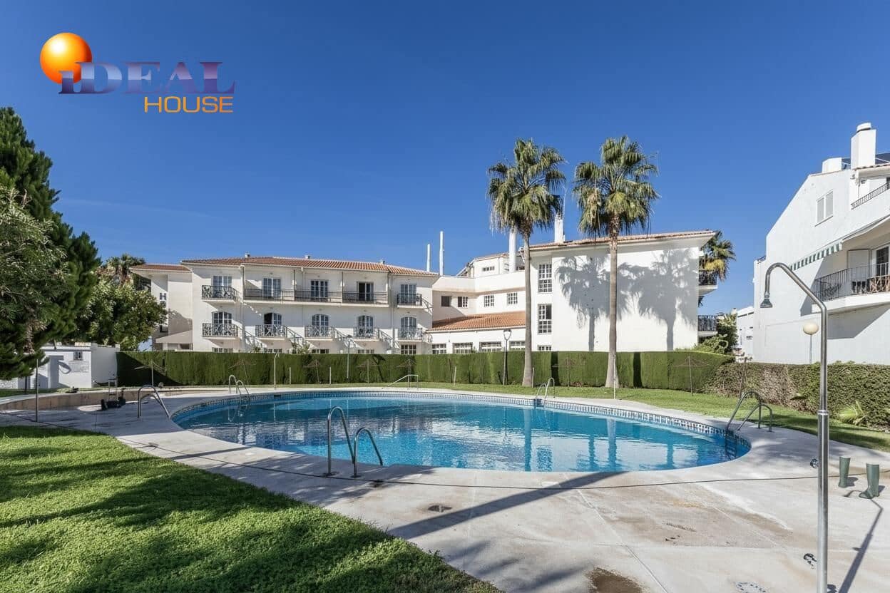 Piso de 3 habitaciones en Calahonda en venta con piscina garaje - 180.000 € (Ref: 9434520)