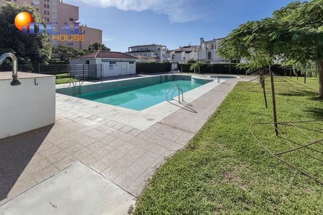 Piso de 3 habitaciones en Calahonda, Motril en venta con piscina garaje - 180.000 € (Ref: 9434520)