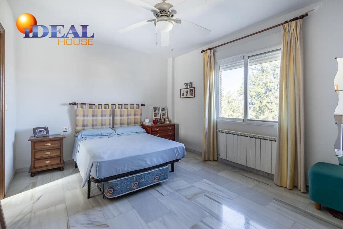 Chalet de 5 habitaciones en Las Gabias en venta con piscina garaje - 540.000 € (Ref: 9434521)