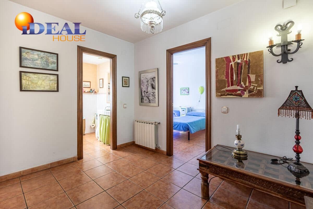 Chalet de 5 habitaciones en Las Gabias en venta con piscina garaje - 540.000 € (Ref: 9434521)