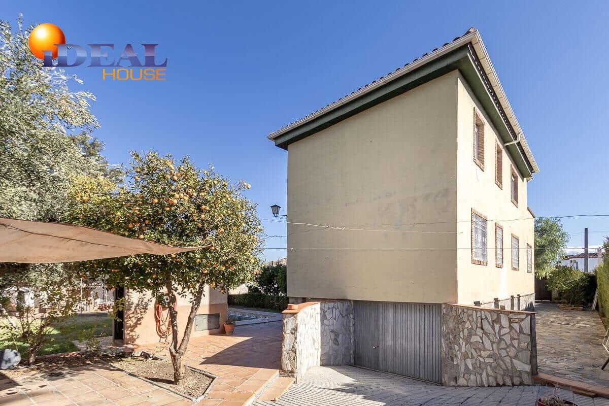 Chalet de 5 habitaciones en Las Gabias en venta con piscina garaje - 540.000 € (Ref: 9434521)