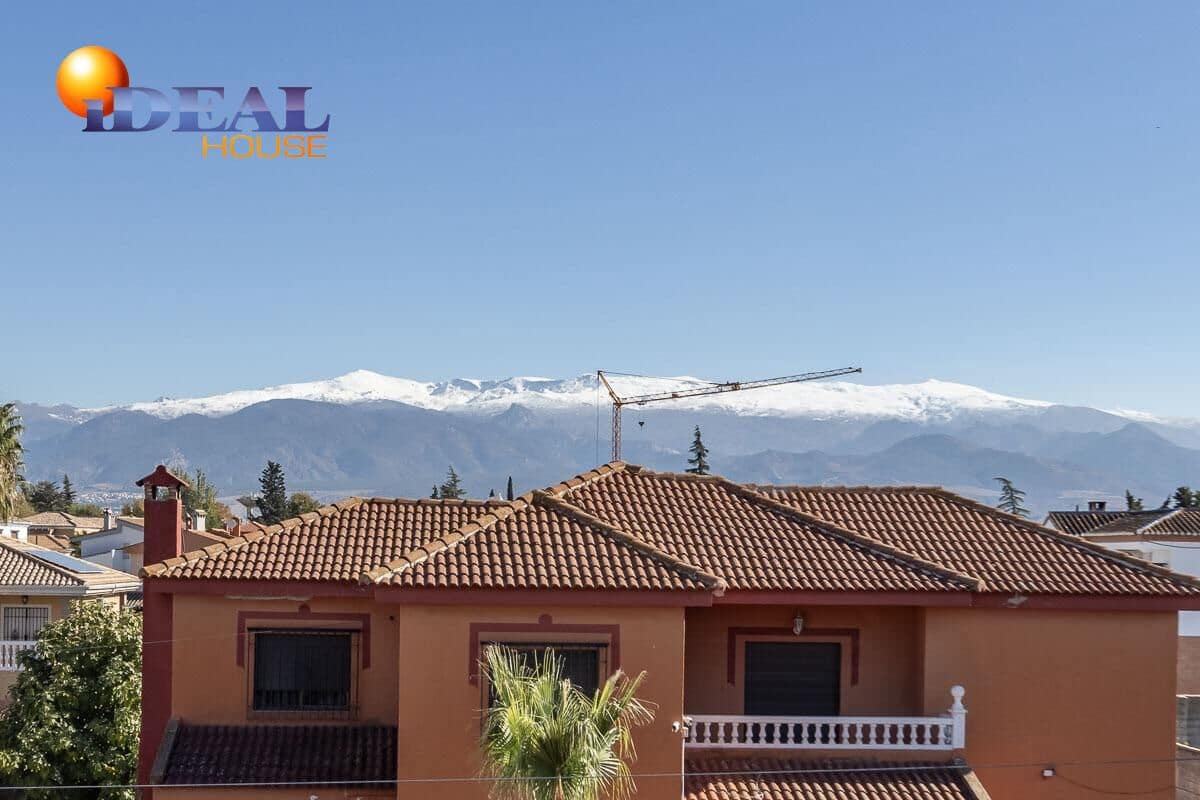 Chalet de 5 habitaciones en Las Gabias en venta con piscina garaje - 540.000 € (Ref: 9434521)