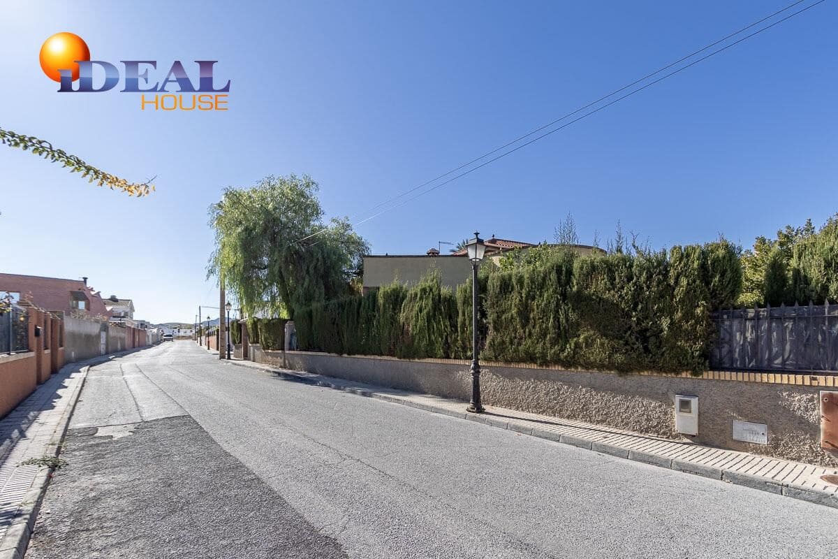 Chalet de 5 habitaciones en Las Gabias en venta con piscina garaje - 540.000 € (Ref: 9434521)