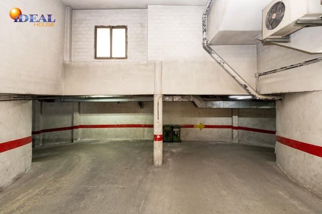 Garage for sale in Centro, Granada city - € 22,000 (Ref: 9434528)