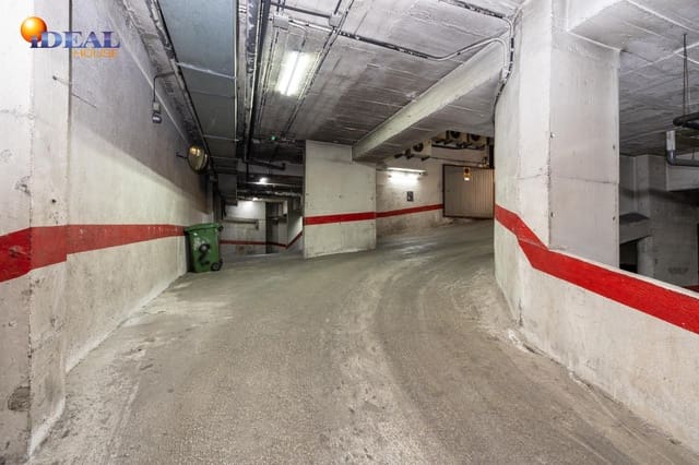 Garage for sale in Centro, Granada city - € 22,000 (Ref: 9434528)