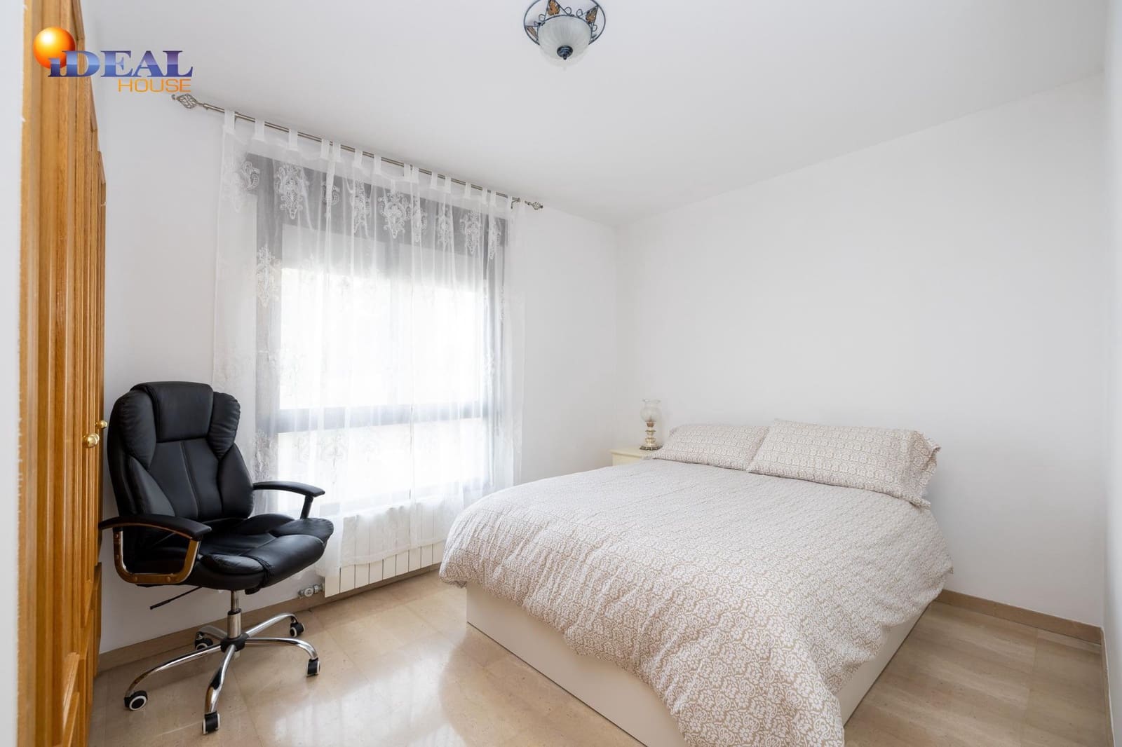 Ático de 4 habitaciones en Granada ciudad en venta con garaje - 585.000 € (Ref: 9434529)