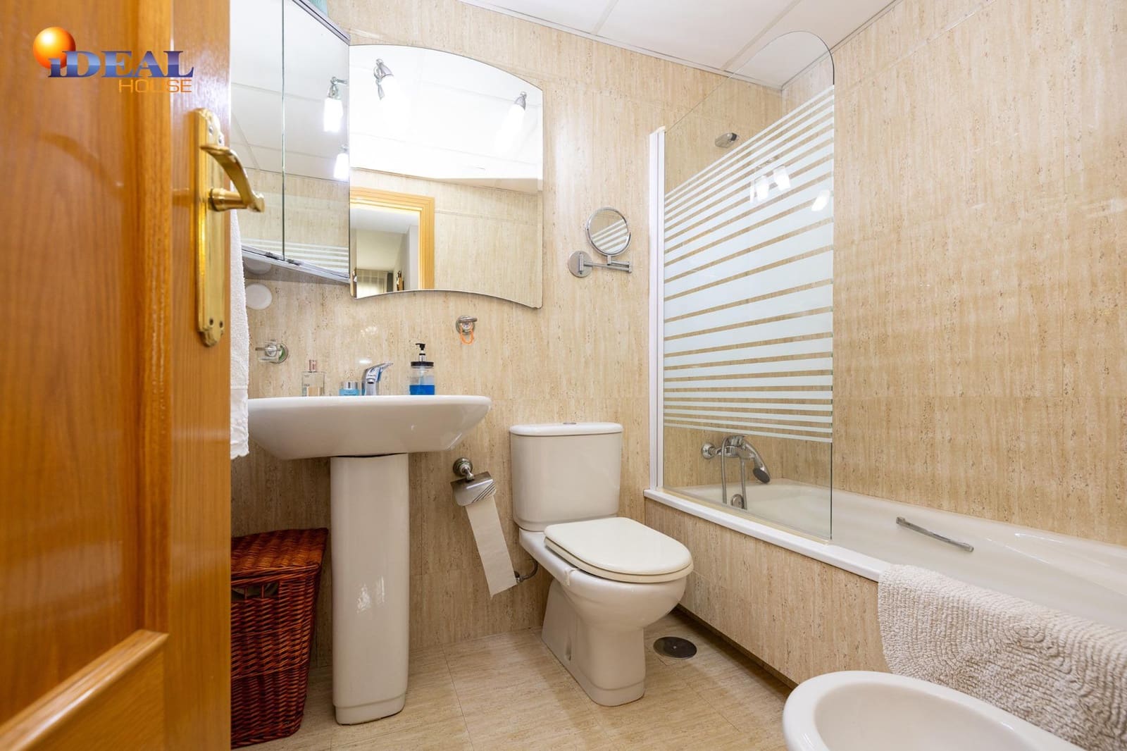 Ático de 4 habitaciones en Granada ciudad en venta con garaje - 585.000 € (Ref: 9434529)