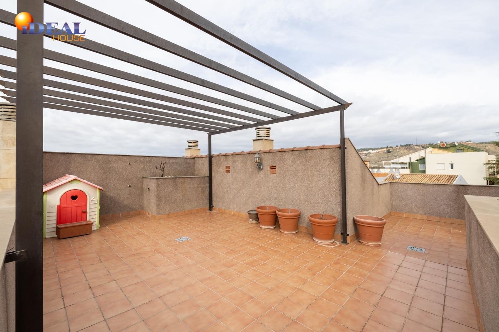 Ático de 4 habitaciones en Granada ciudad en venta con garaje - 585.000 € (Ref: 9434529)