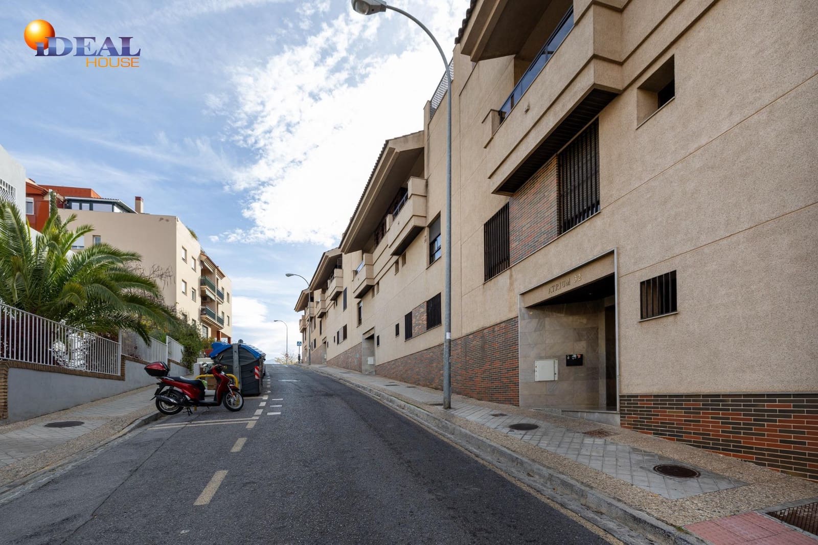 Ático de 4 habitaciones en Granada ciudad en venta con garaje - 585.000 € (Ref: 9434529)