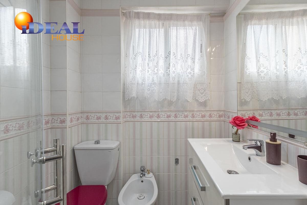 2 bedroom Flat for sale in Granada city - € 209,000 (Ref: 9434530)