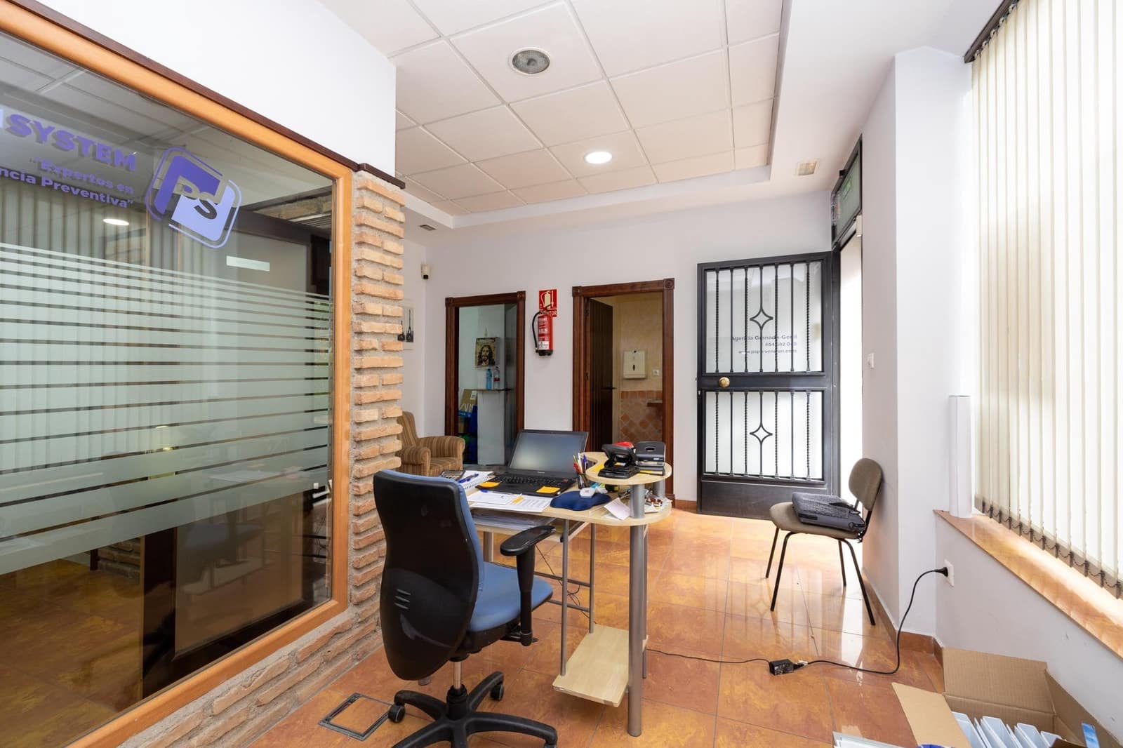 Kaupallinen myytävänä paikassa Granada kaupunki - 98 000 € (Ref: 9434531)