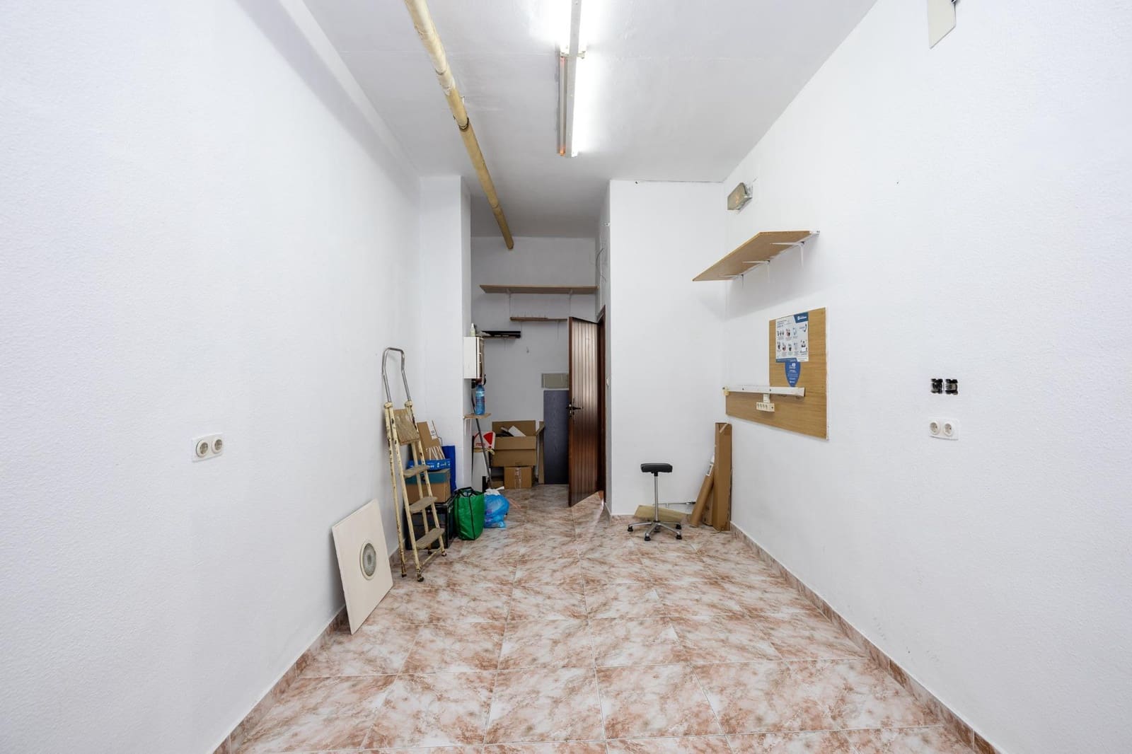 Kaupallinen myytävänä paikassa Granada kaupunki - 98 000 € (Ref: 9434531)