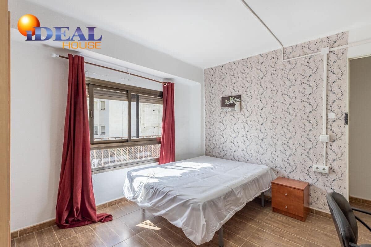 3 bedroom Flat for sale in Granada city - € 139,000 (Ref: 9434533)