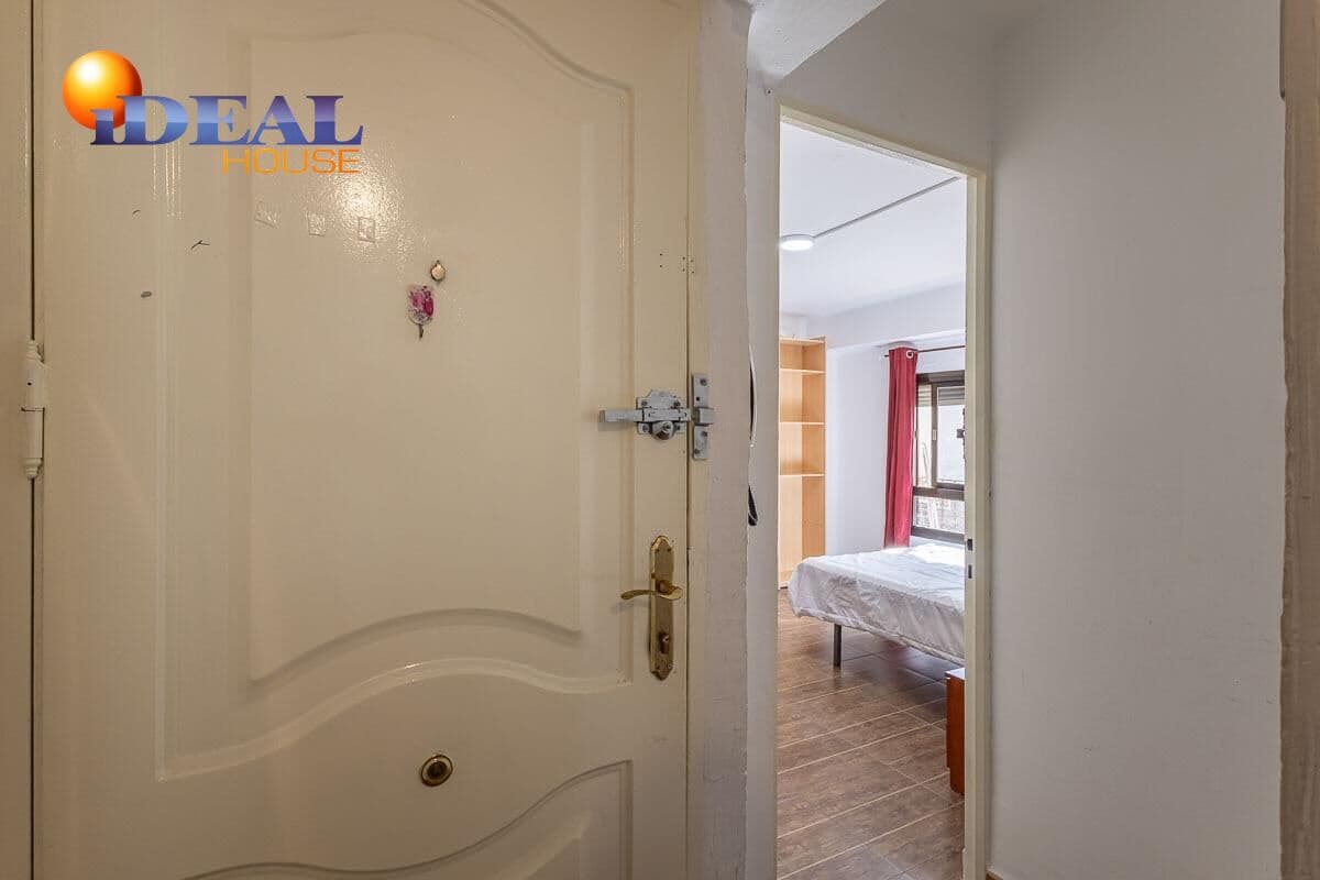 3 bedroom Flat for sale in Granada city - € 139,000 (Ref: 9434533)