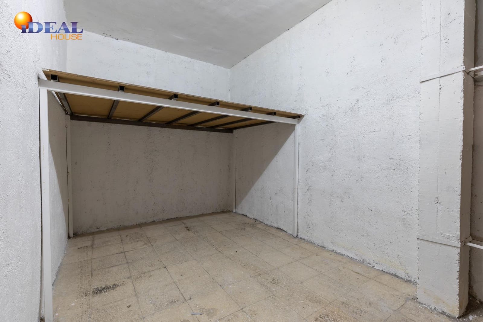 Garage for sale in Granada city - € 28,000 (Ref: 9434534)