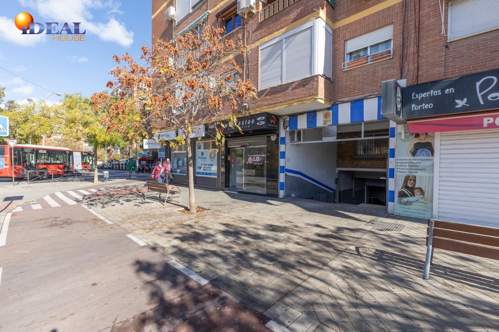 Garage for sale in Granada city - € 25,000 (Ref: 9434535)