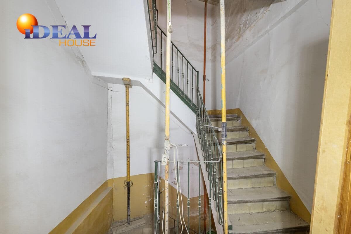 Commercial for sale in Granada city - € 875,000 (Ref: 9434536)