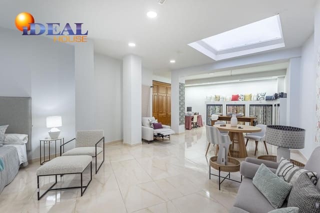 Commercial for sale in Centro, Granada city - € 875,000 (Ref: 9434536)