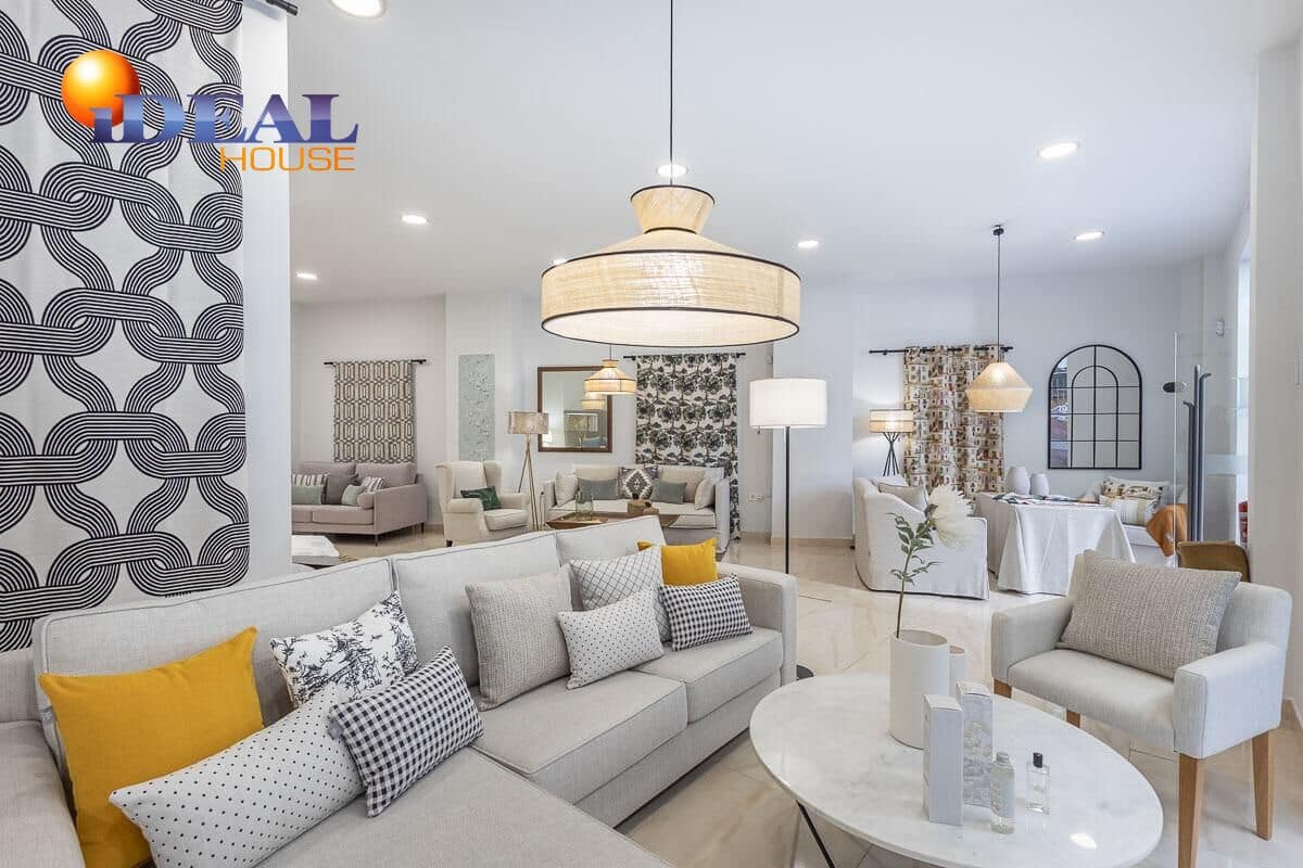 Commercial for sale in Granada city - € 875,000 (Ref: 9434536)