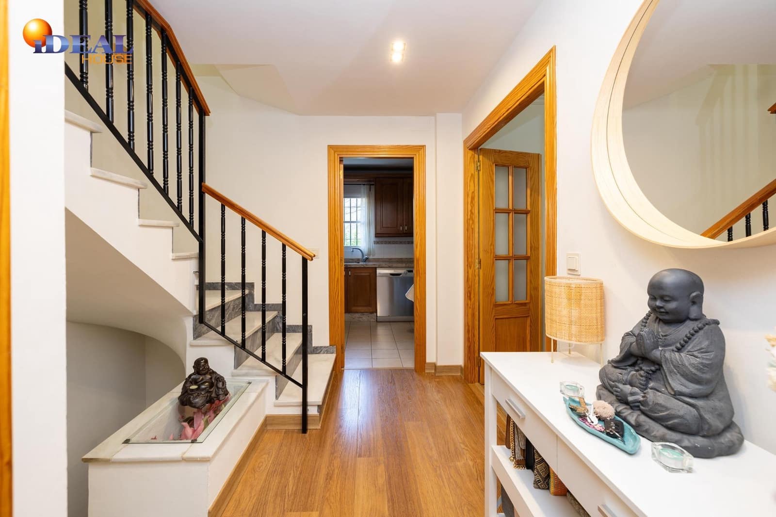 4 bedroom Semi-detached Villa for sale in Ogijares with garage - € 348,000 (Ref: 9434540)