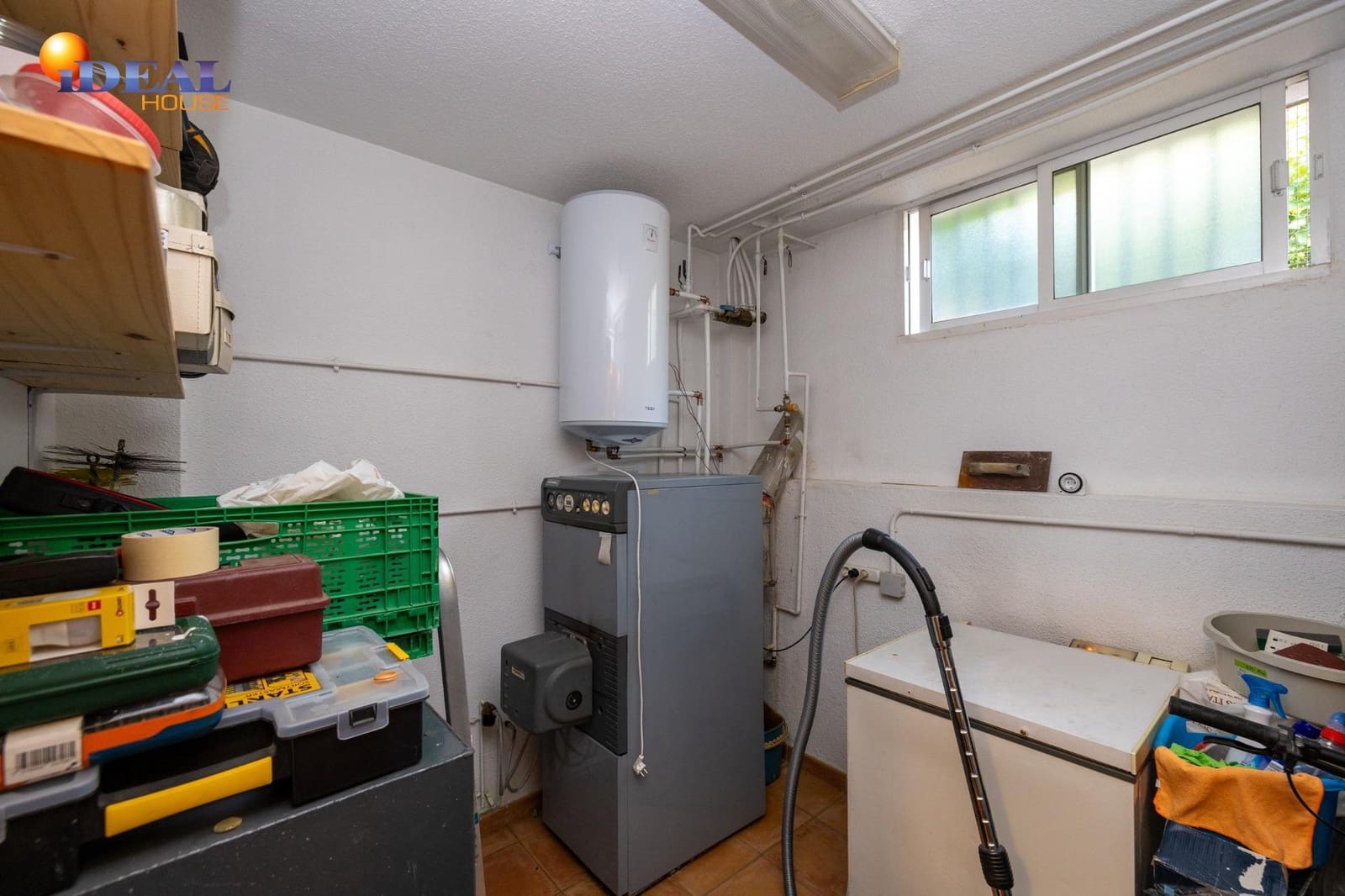 4 bedroom Semi-detached Villa for sale in Ogijares with garage - € 348,000 (Ref: 9434540)