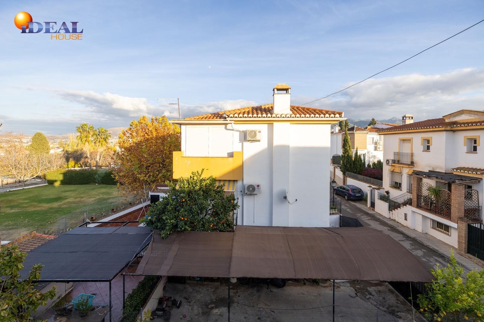 4 bedroom Semi-detached Villa for sale in Ogijares with garage - € 348,000 (Ref: 9434540)