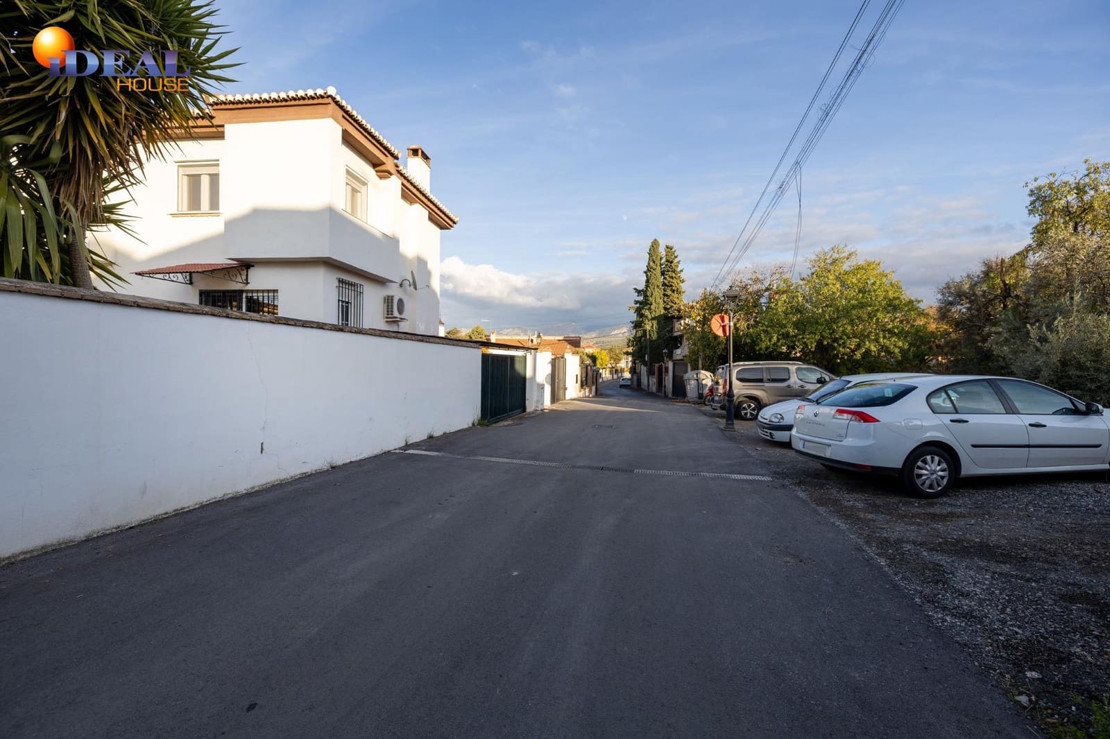 4 bedroom Semi-detached Villa for sale in Ogijares with garage - € 348,000 (Ref: 9434540)
