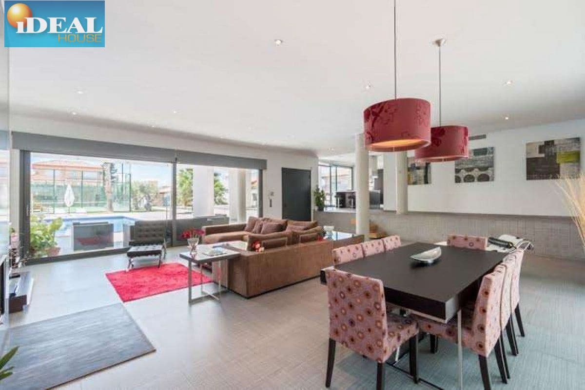 5 makuuhuone Huvila myytävänä paikassa Gojar mukana uima-altaan 
autotalli - 950 000 € (Ref: 9434542)