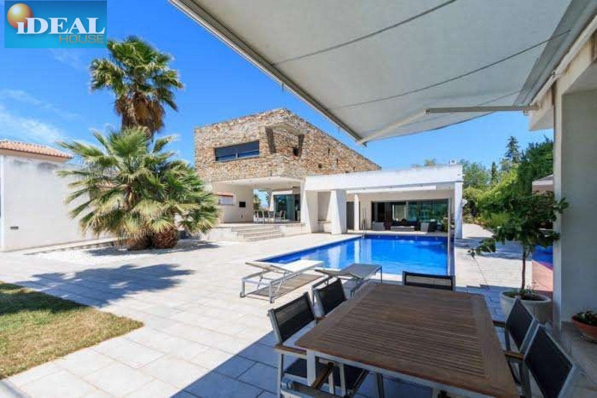 5 makuuhuone Huvila myytävänä paikassa Gojar mukana uima-altaan 
autotalli - 950 000 € (Ref: 9434542)