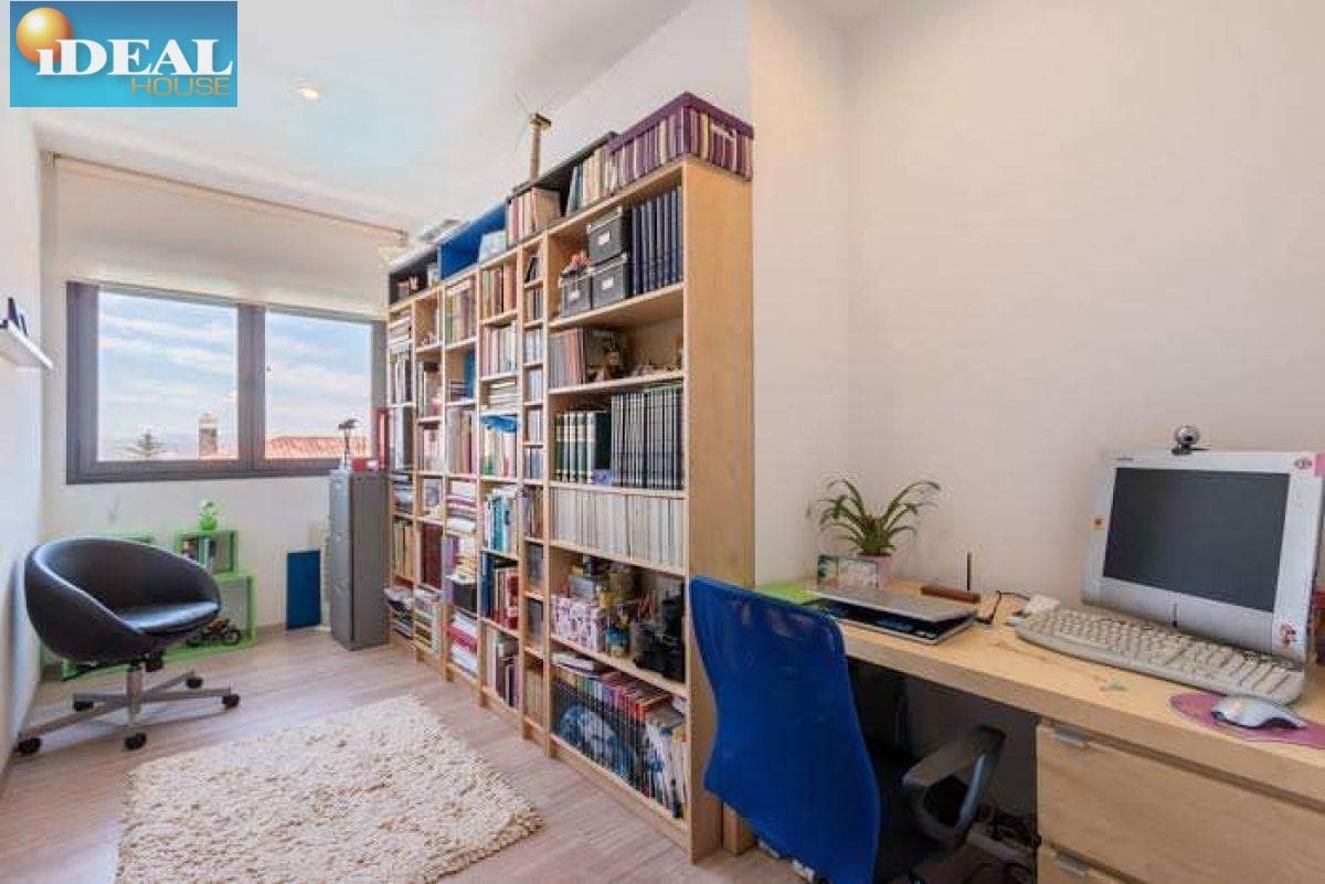 5 makuuhuone Huvila myytävänä paikassa Gojar mukana uima-altaan 
autotalli - 950 000 € (Ref: 9434542)