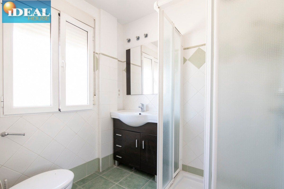 6 bedroom Townhouse for sale in Chauchina with garage - € 360,000 (Ref: 9434543)