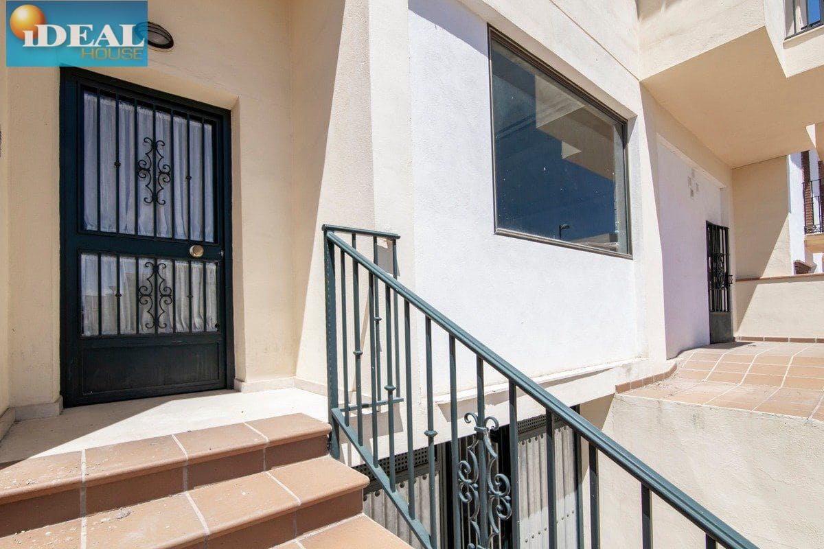 6 bedroom Townhouse for sale in Chauchina with garage - € 360,000 (Ref: 9434543)