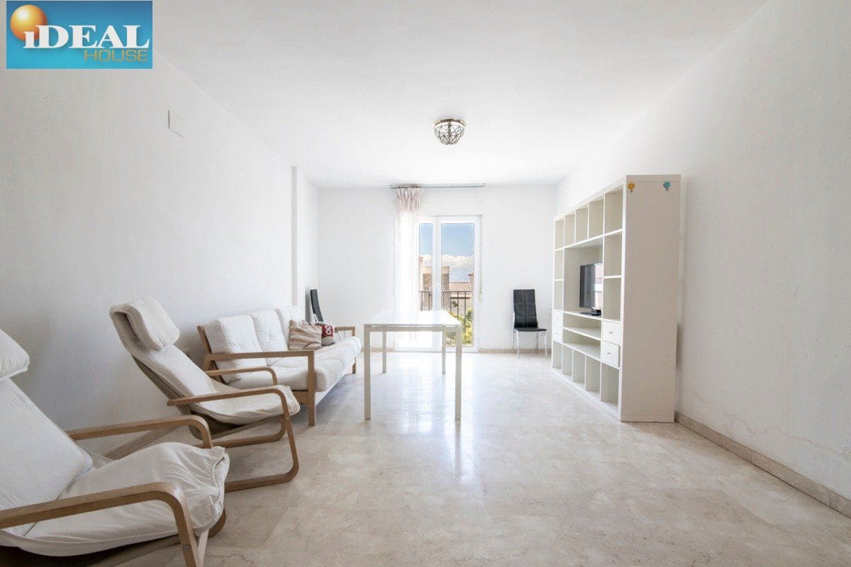 6 bedroom Townhouse for sale in Chauchina with garage - € 360,000 (Ref: 9434543)