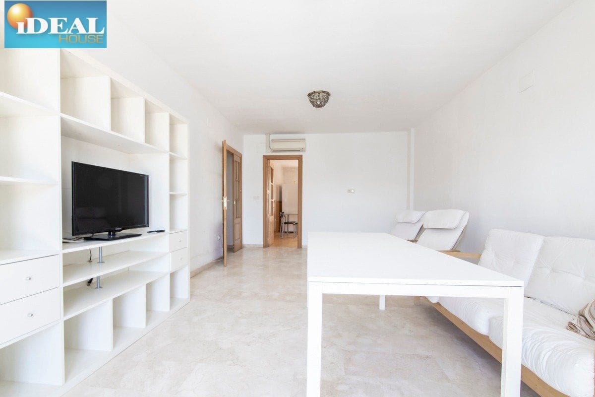 6 bedroom Townhouse for sale in Chauchina with garage - € 360,000 (Ref: 9434543)