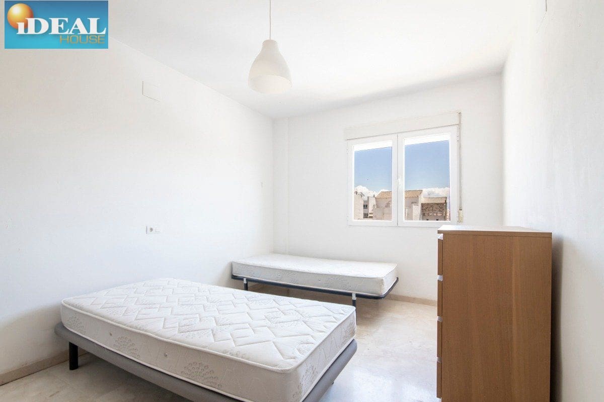 6 bedroom Townhouse for sale in Chauchina with garage - € 360,000 (Ref: 9434543)